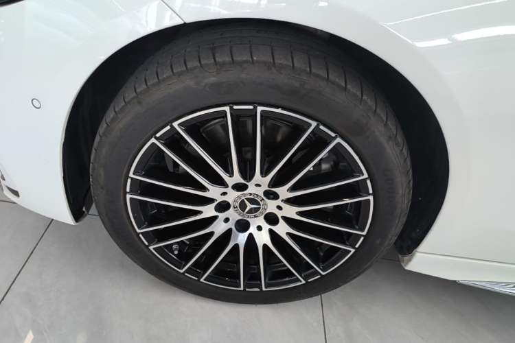 Used Mercedes-Benz C-Class 2024 Second Facelift C 260 L Sport Edition Left Front Wheel Hub