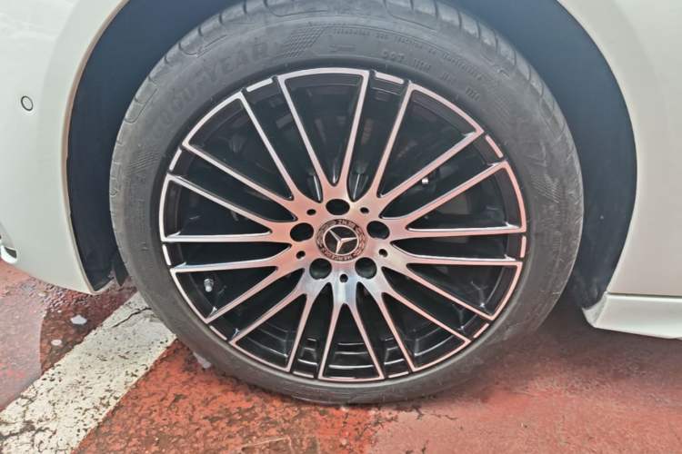 Used Mercedes-Benz C-Class 2024 Restyled C 200 L Sport Edition Left Front Wheel Hub
