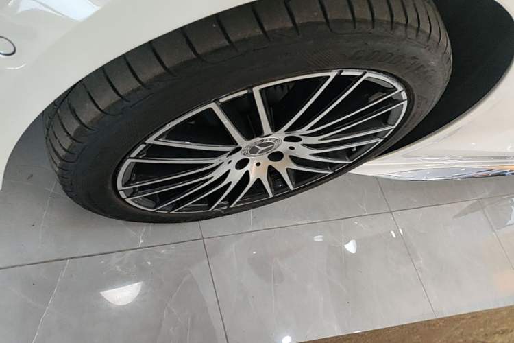 Used Mercedes-Benz C-Class 2024 Restyled C 260 L Sport Edition Left Front Wheel Hub