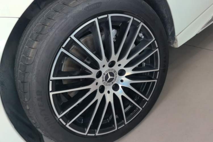 Used Mercedes-Benz C-Class 2024 Second Facelift C 260 L Sport Edition Left Front Wheel Hub