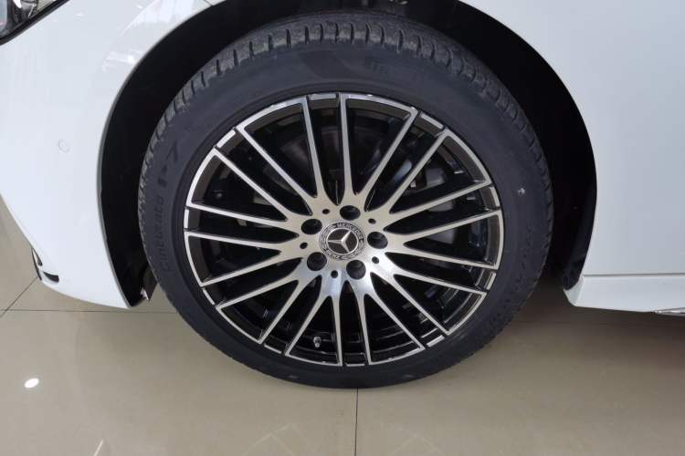 Used Mercedes-Benz C-Class 2024 C 200 L Sport Edition Left Front Wheel Hub