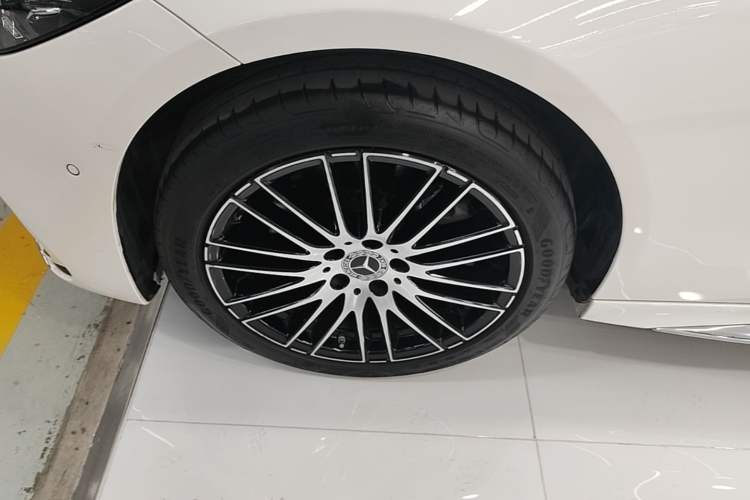 Used Mercedes-Benz C-Class 2024 Restyled C 260 L Sport Edition Left Front Wheel Hub