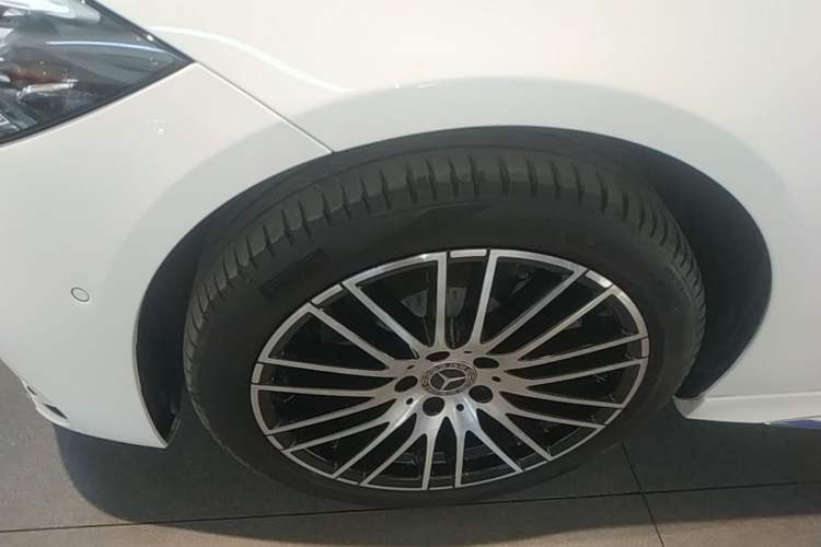 Used Mercedes-Benz C-Class 2024 Second Facelift C 260 L Sport Edition Left Front Wheel Hub