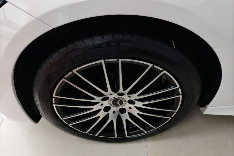 Used Mercedes-Benz C-Class 2024 Restyled C 260 L Sport Edition Left Front Wheel Hub