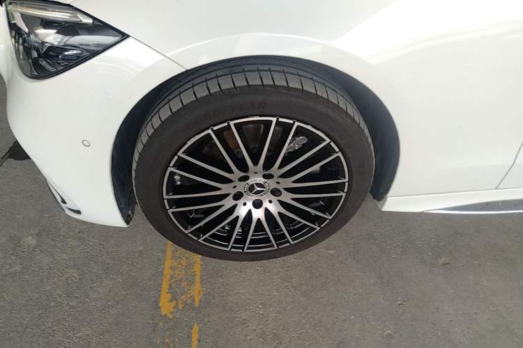 Used Mercedes-Benz C-Class 2024 Restyled C 260 L Sport Edition Left Front Wheel Hub