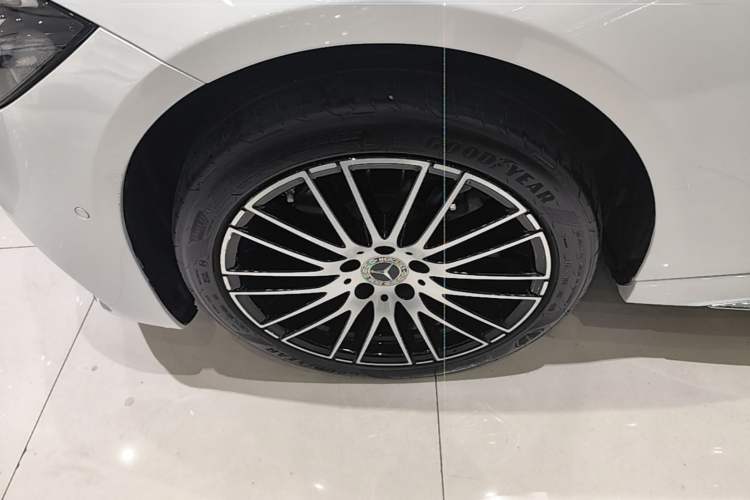 Used Mercedes-Benz C-Class 2024 Restyled C 260 L Sport Edition Left Front Wheel Hub