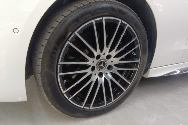 Used Mercedes-Benz C-Class 2024 Restyled C 260 L Sport Edition Left Front Wheel Hub