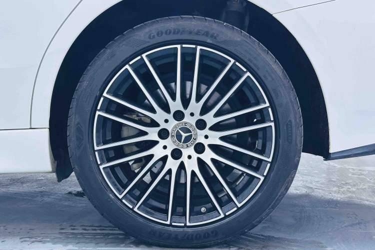 Used Mercedes-Benz C-Class 2024 C 200 L Sport Edition Left Front Wheel Hub