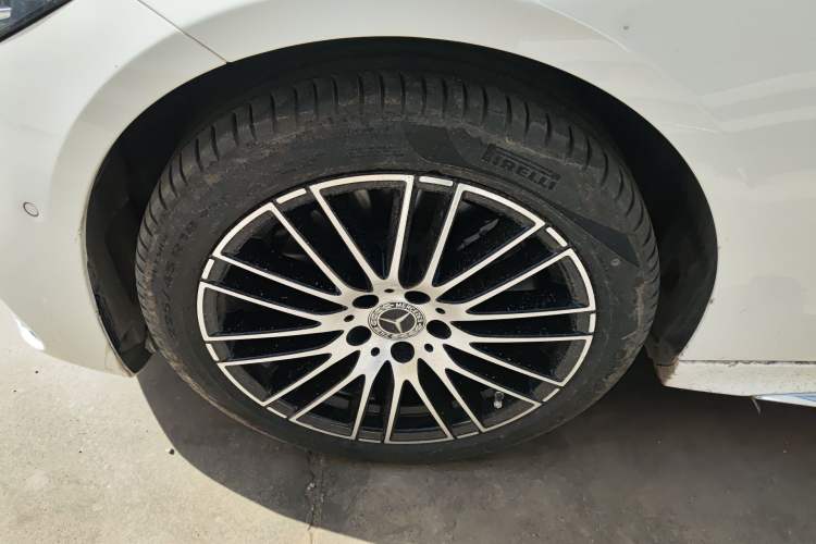 Used Mercedes-Benz C-Class 2024 Second Facelift C 260 L Sport Edition Left Front Wheel Hub