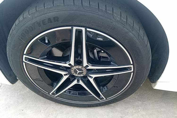 Used Mercedes-Benz C-Class 2024 Facelift C 260 L Night Edition Sport Version Left Front Wheel Hub