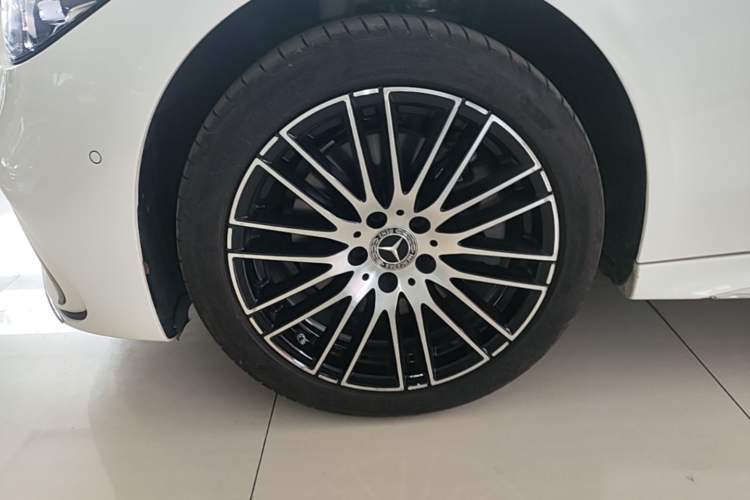 Used Mercedes-Benz C-Class 2024 Second Facelift C 260 L Sport Edition Left Front Wheel Hub