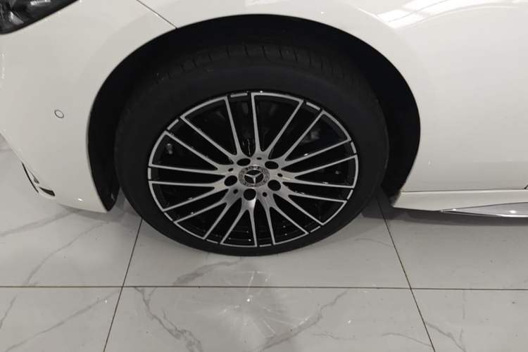 Used Mercedes-Benz C-Class 2024 Restyled C 260 L Sport Edition Left Front Wheel Hub