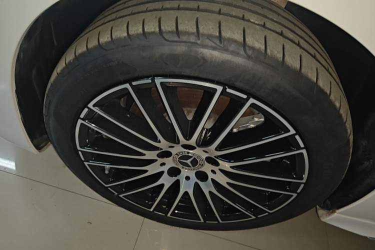 Used Mercedes-Benz C-Class 2024 Restyled C 260 L Sport Edition Left Front Wheel Hub