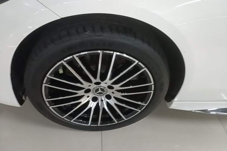 Used Mercedes-Benz C-Class 2024 Second Facelift C 260 L Sport Edition Left Front Wheel Hub
