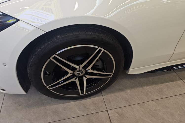 Used Mercedes-Benz C-Class 2024 Facelifted C-Class 260 L Night Edition Sports Version Left Front Wheel Hub