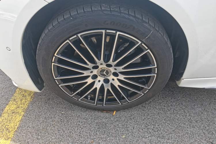 Used Mercedes-Benz C-Class 2024 Restyled C 260 L Sport Edition Left Front Wheel Hub