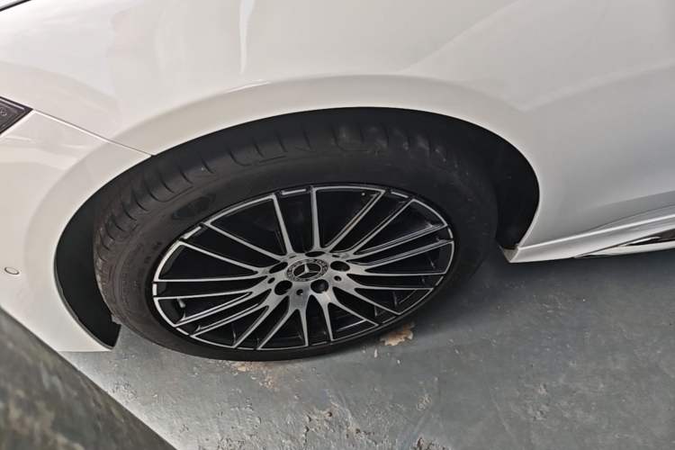 Used Mercedes-Benz C-Class 2024 C 200 L Sport Edition Left Front Wheel Hub
