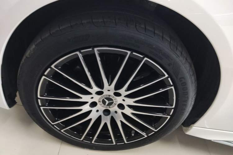 Used Mercedes-Benz C-Class 2024 Restyled C 260 L Sport Edition Left Front Wheel Hub
