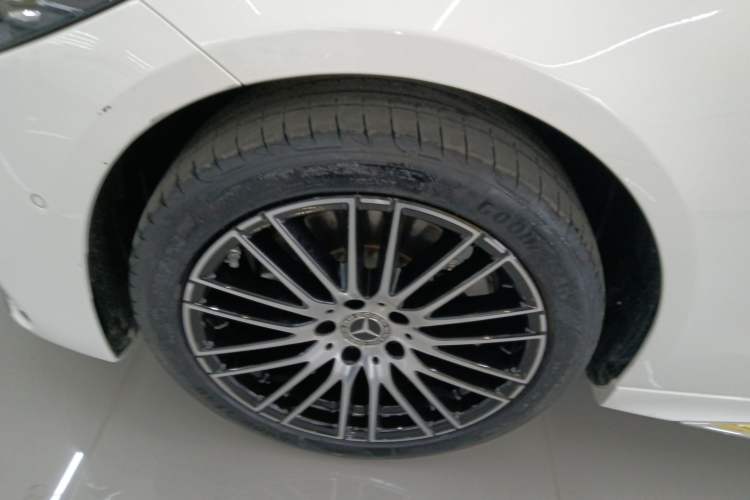 Used Mercedes-Benz C-Class 2024 Restyled C 260 L Sport Edition Left Front Wheel Hub