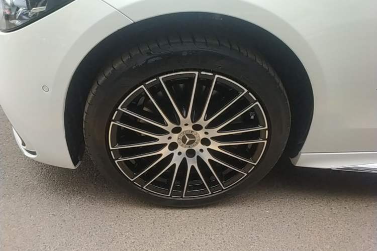 Used Mercedes-Benz C-Class 2024 Restyled C 260 L Sport Edition Left Front Wheel Hub