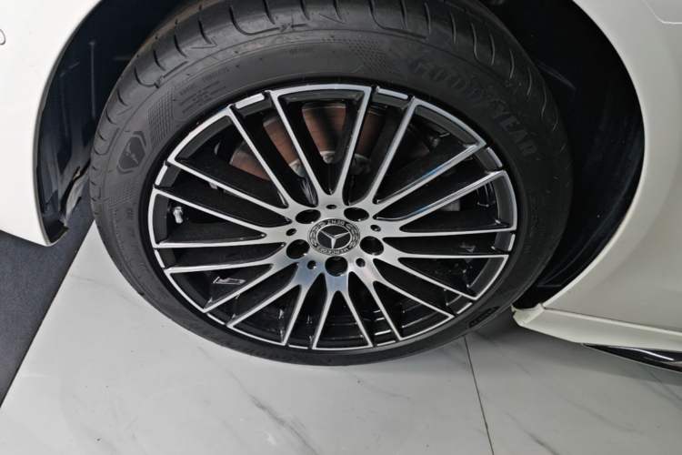 Used Mercedes-Benz C-Class 2024 Restyled C 260 L Sport Edition Left Front Wheel Hub