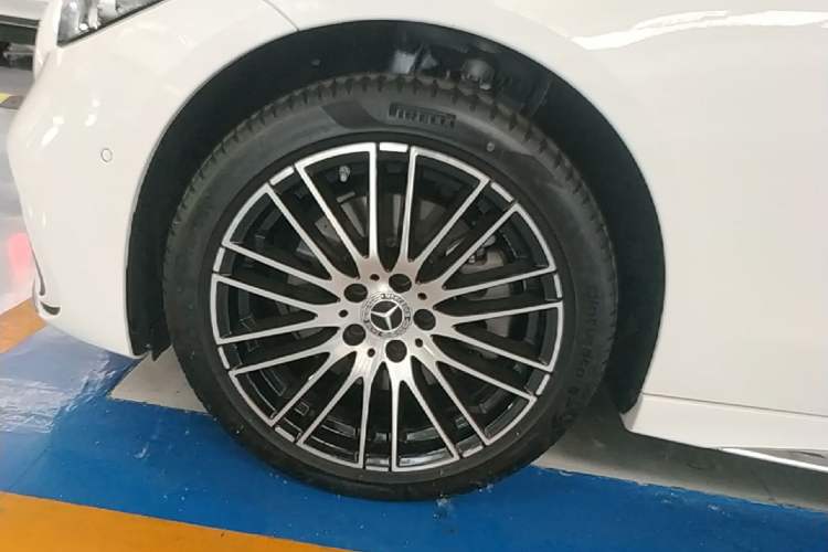 Used Mercedes-Benz C-Class 2024 Restyled C-Class 260 L Sport Edition Left Front Wheel Hub