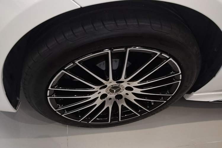 Used Mercedes-Benz C-Class 2024 Restyled C 260 L Sport Edition Left Front Wheel Hub