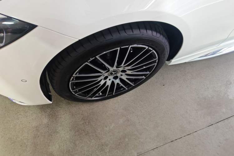 Used Mercedes-Benz C-Class 2024 Restyled C 260 L Sport Edition Left Front Wheel Hub