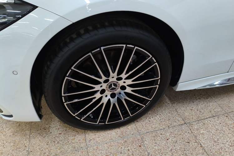 Used Mercedes-Benz C-Class 2024 Restyled C 260 L Sport Edition Left Front Wheel Hub
