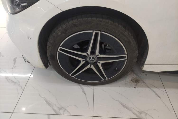 Used Mercedes-Benz C-Class 2024 Facelifted C-Class 260 L Night Edition Sports Version Left Front Wheel Hub