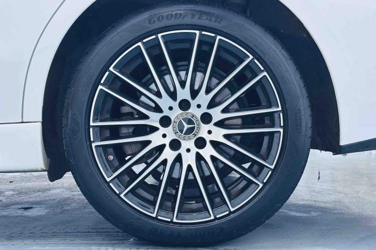 Used Mercedes-Benz C-Class 2024 Restyled C 260 L Sport Edition Left Front Wheel Hub