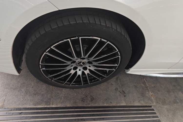 Used Mercedes-Benz C-Class 2024 Restyled C 260 L Sport Edition Left Front Wheel Hub