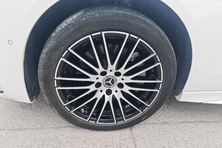 Used Mercedes-Benz C-Class 2024 Restyled C 260 L Sport Edition Left Front Wheel Hub