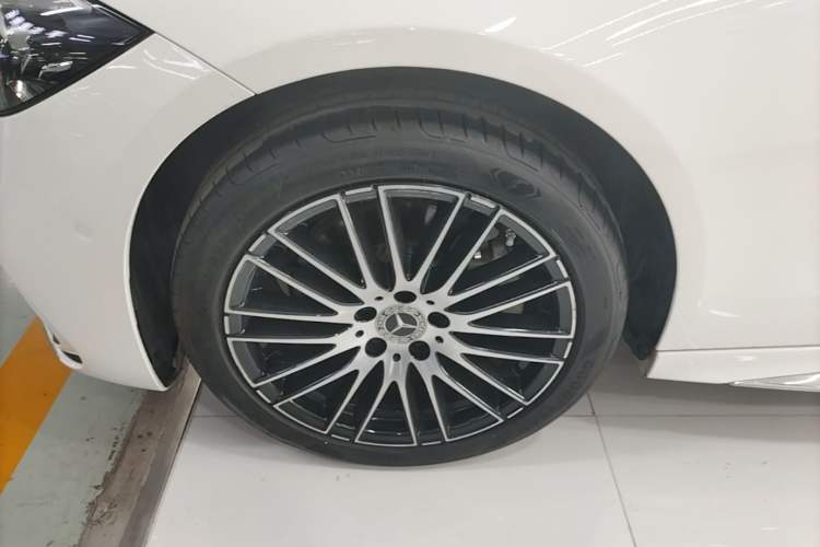 Used Mercedes-Benz C-Class 2024 Restyled C 260 L Sport Edition Left Front Wheel Hub