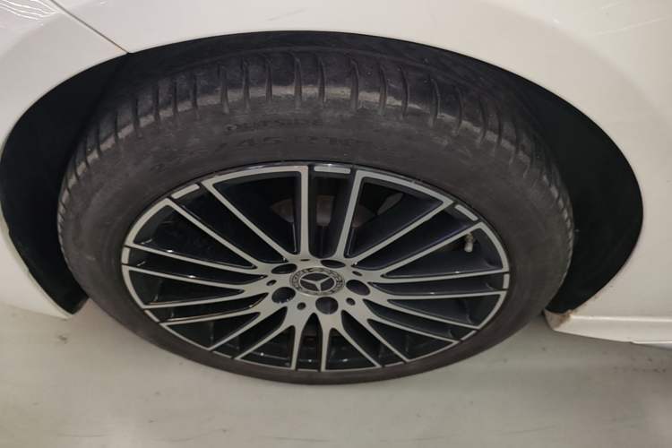 Used Mercedes-Benz C-Class 2024 Restyled C 260 L Sport Edition Left Front Wheel Hub