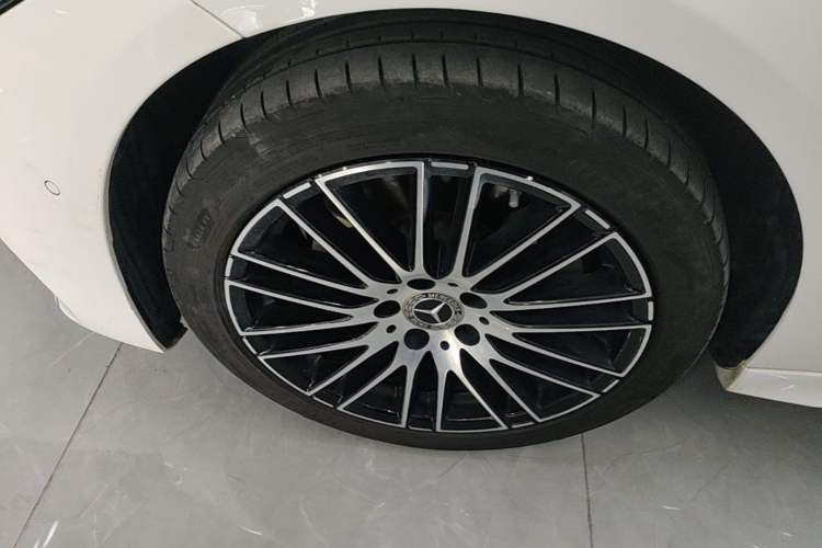 Used Mercedes-Benz C-Class 2024 Restyled C 260 L Sport Edition Left Front Wheel Hub