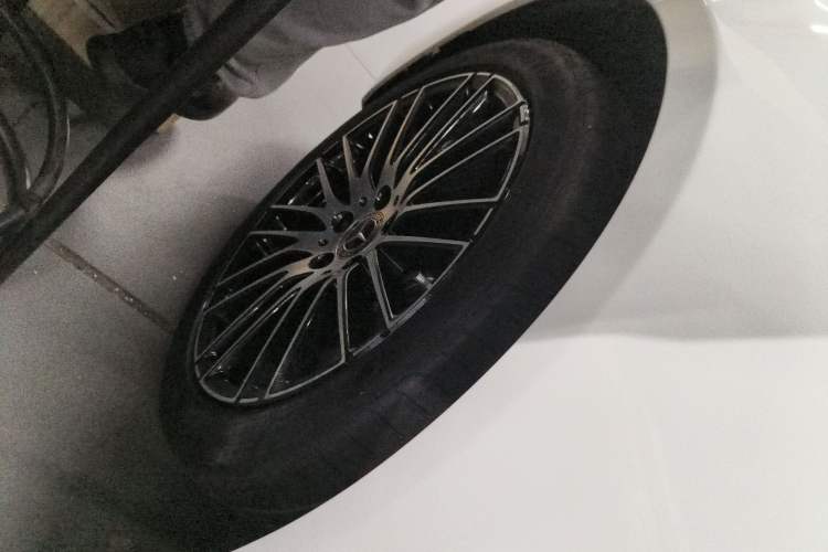Used Mercedes-Benz C-Class 2024 Restyled C 260 L Sport Edition Left Front Wheel Hub