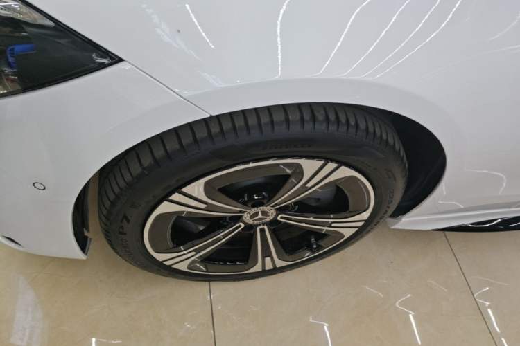 Used Mercedes-Benz C-Class 2024 Second Facelift C 260 L 4MATIC Sport Edition Left Front Wheel Hub