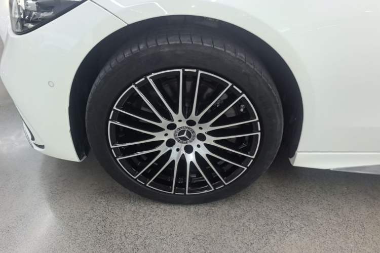Used Mercedes-Benz C-Class 2024 Restyled C 260 L Sport Edition Left Front Wheel Hub