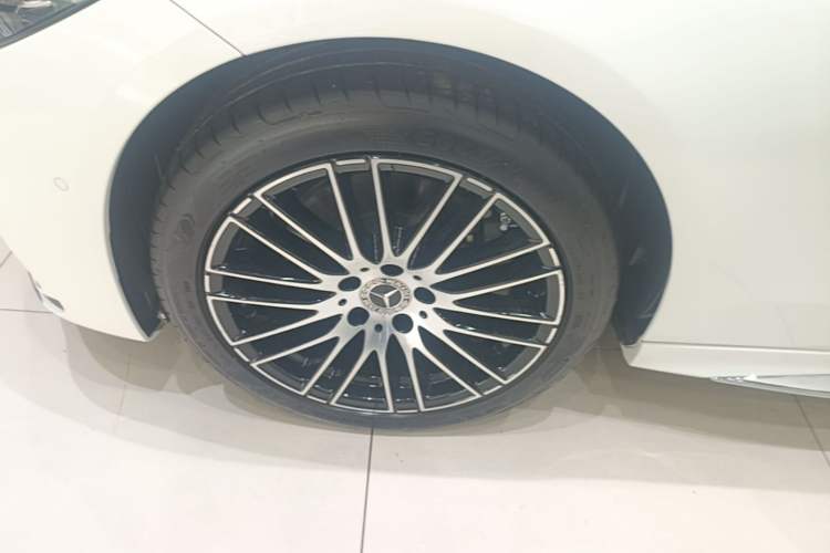 Used Mercedes-Benz C-Class 2024 C 200 L Sport Edition Left Front Wheel Hub