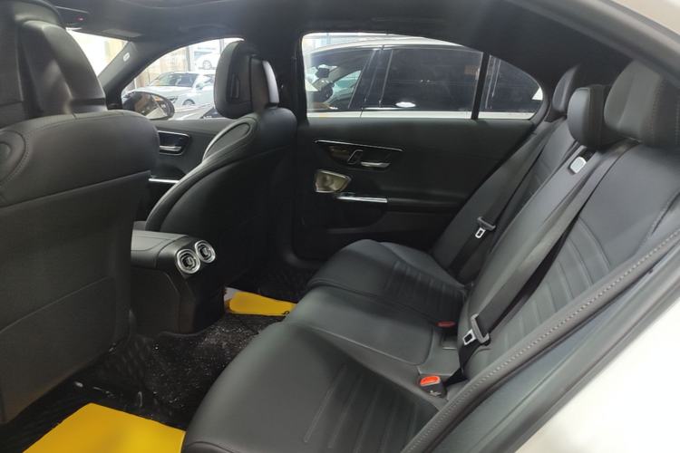 Used Mercedes-Benz C-Class 2024 Facelifted C-Class 260 L Night Edition Sports Version Left Rear Seat