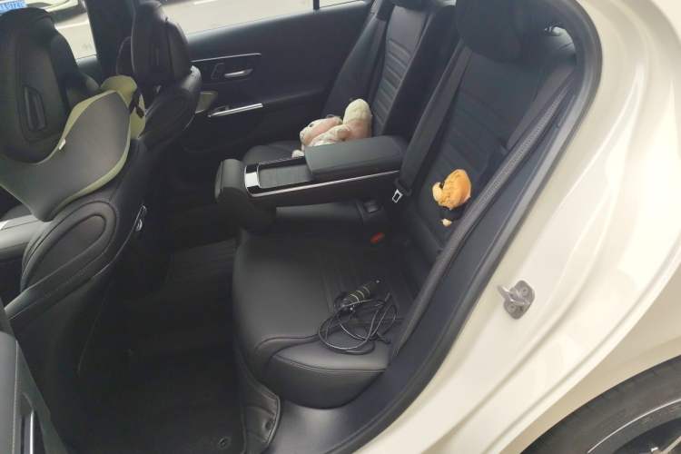 Used Mercedes-Benz C-Class 2024 Facelifted C-Class 260 L Night Edition Sports Version Left Rear Seat