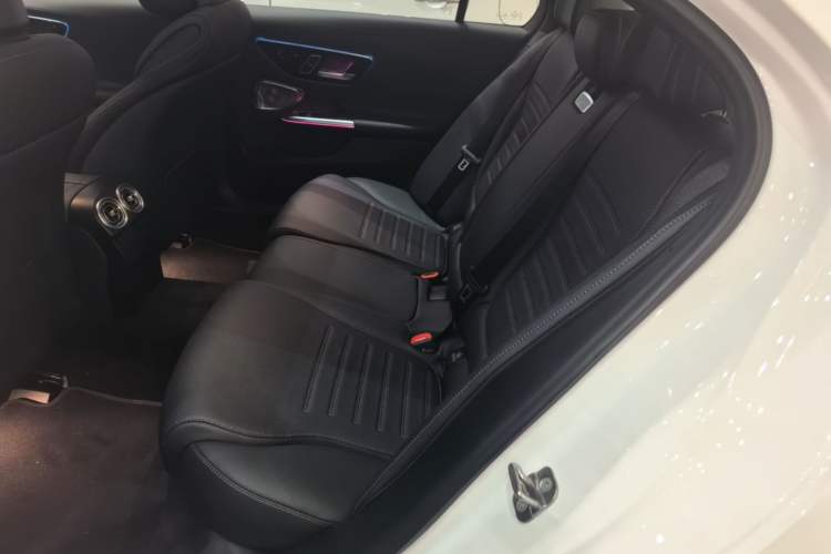 Used Mercedes-Benz C-Class 2024 Facelifted C-Class 260 L Night Edition Sports Version Left Rear Seat