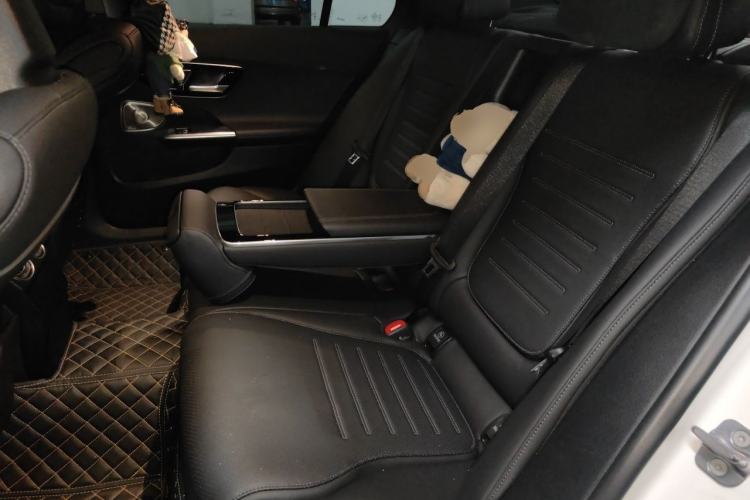 Used Mercedes-Benz C-Class 2024 Facelifted C-Class 260 L Night Edition Sports Version Left Rear Seat