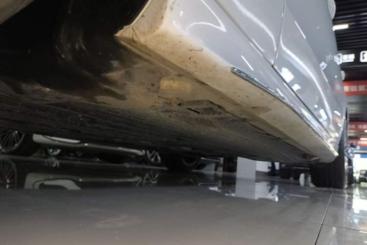 Used Mercedes-Benz C-Class 2024 Restyled C 200 L Sport Edition Left Side Sill