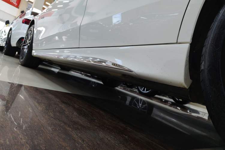 Used Mercedes-Benz C-Class 2024 C 200 L Sport Edition Left Side Sill