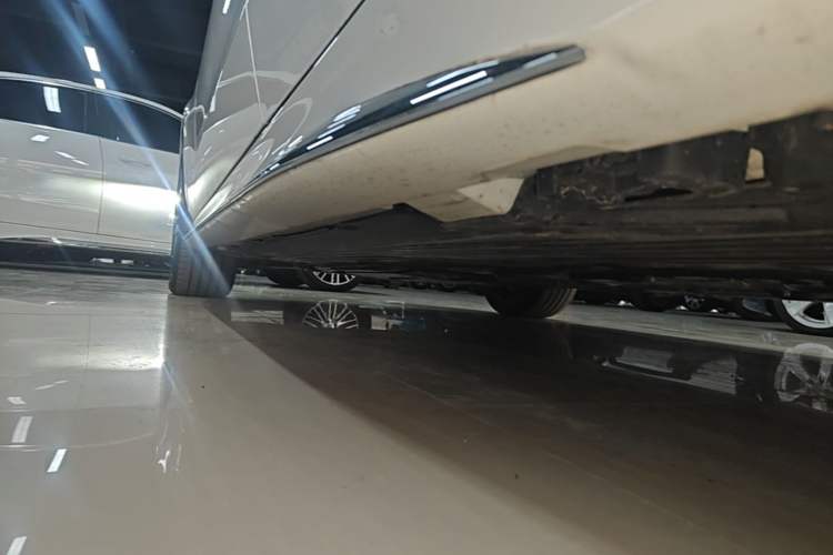 Used Mercedes-Benz C-Class 2024 Restyled C 260 L Sport Edition Left Side Sill