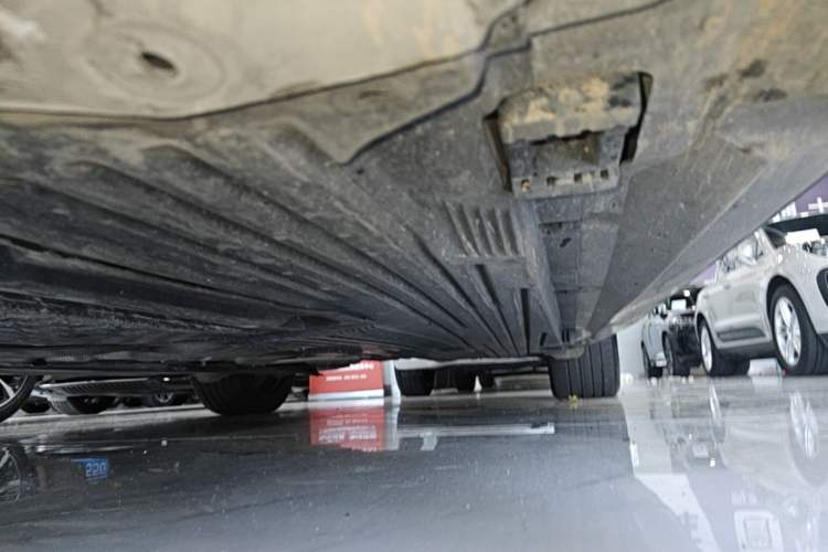 Used Mercedes-Benz C-Class 2024 Second Facelift C 260 L Starry Night Sport Edition Left Side Sill