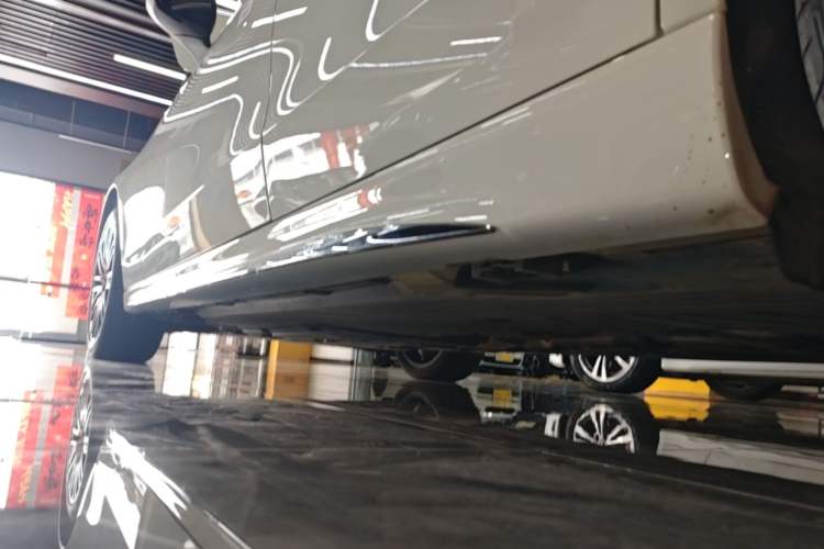 Used Mercedes-Benz C-Class 2024 Restyled C 260 L Sport Edition Left Side Sill