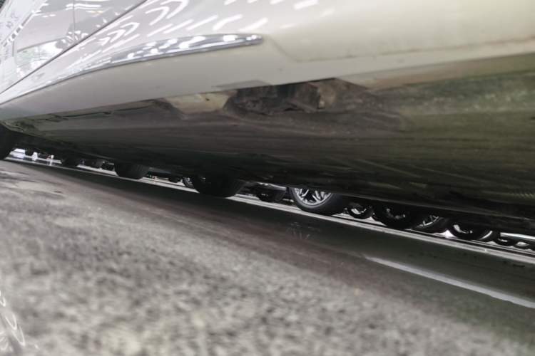 Used Mercedes-Benz C-Class 2024 Restyled C 260 L Sport Edition Left Side Sill